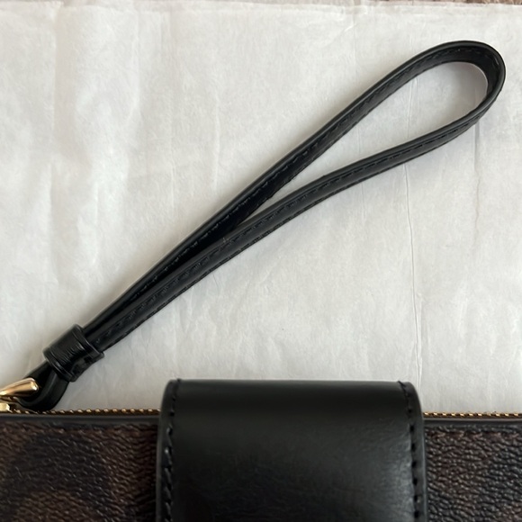 NWT Coach Phone Wallet In Color-block Signature Canvas - Picture 3 of 9